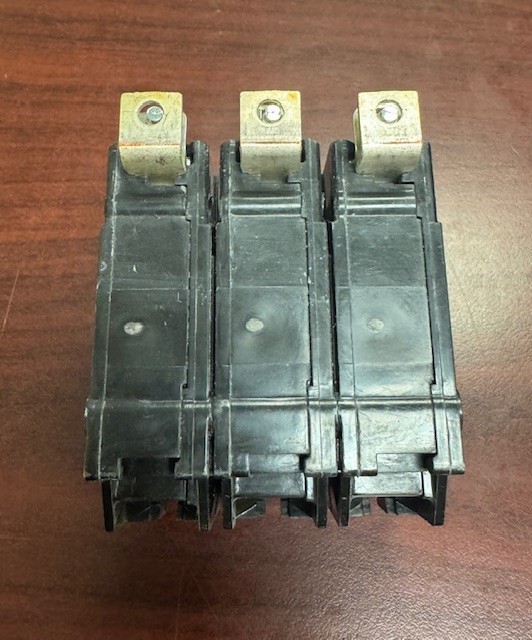 THQB32100 THQB 3 Pole 100 Amps 120/240Volt Bolt-On BRAND NEW GE ABB Breaker