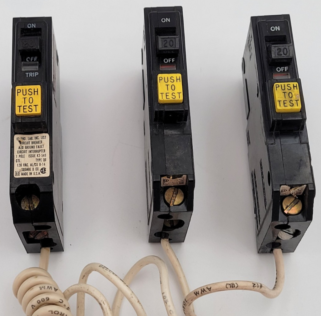 Square D QO 20 A 1-Pole Ground Fault Circuit Breaker QO120GFI Large Test Button