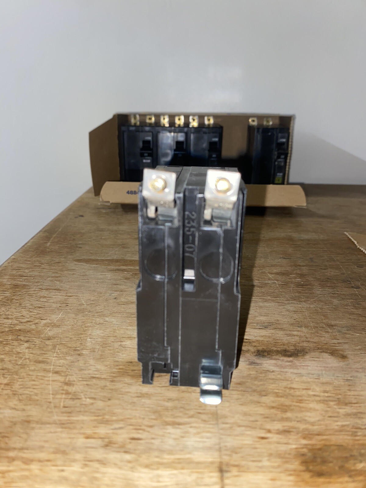 SQUARE D QOB220 Bolt-On Circuit Breakers – 20 AMP 2 POLE (BRAND NEW BOX of 5)