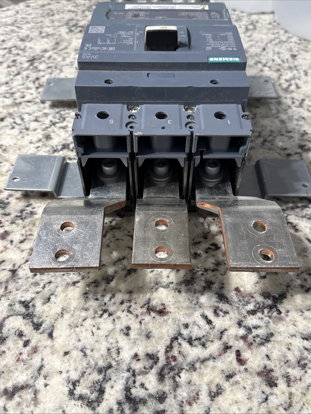 3VA5340-5EC31-0AA0 SIEMENS 3 POLE 400A 600 VOLT CIRCUIT BREAKER