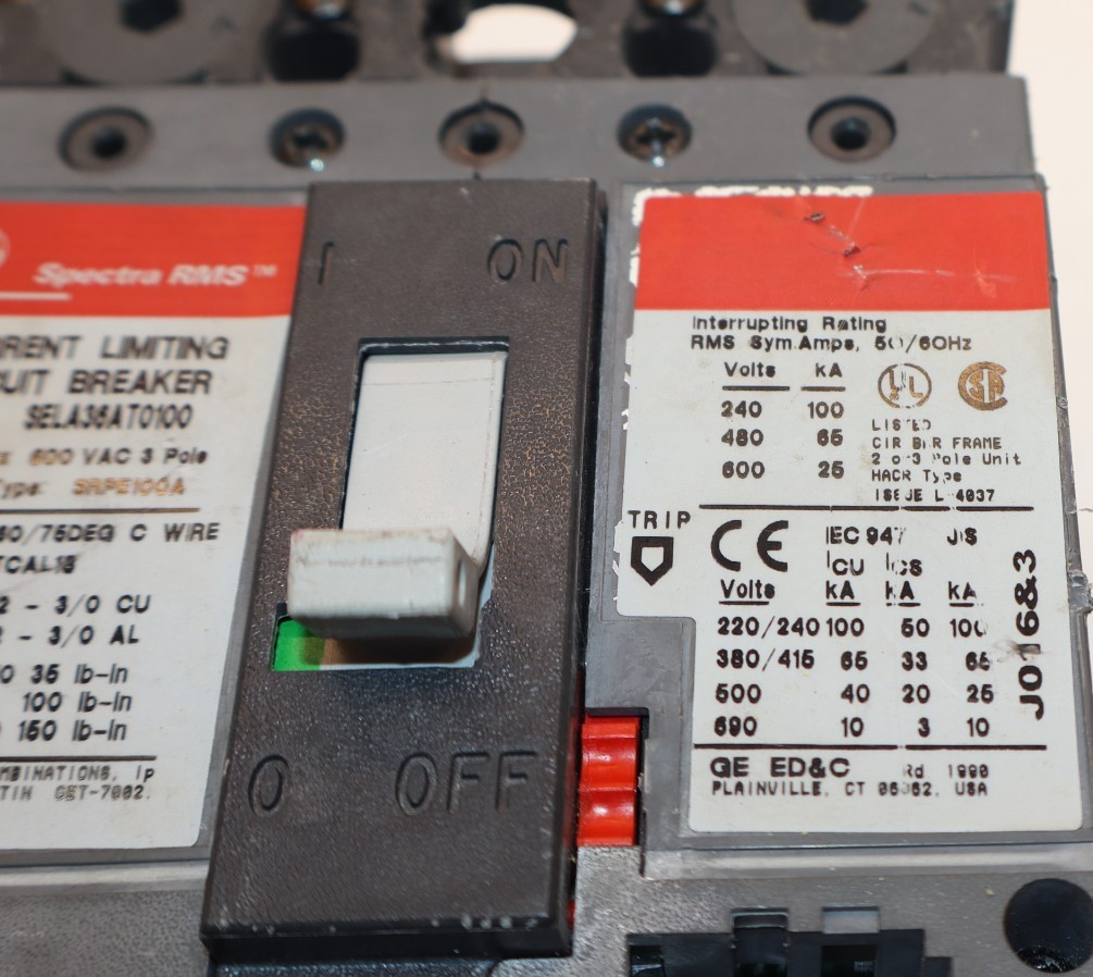 GE 100A 100 Amp Spectra Circuit Breaker 600V 3-Pole SELA36AT0100 W/O Plug