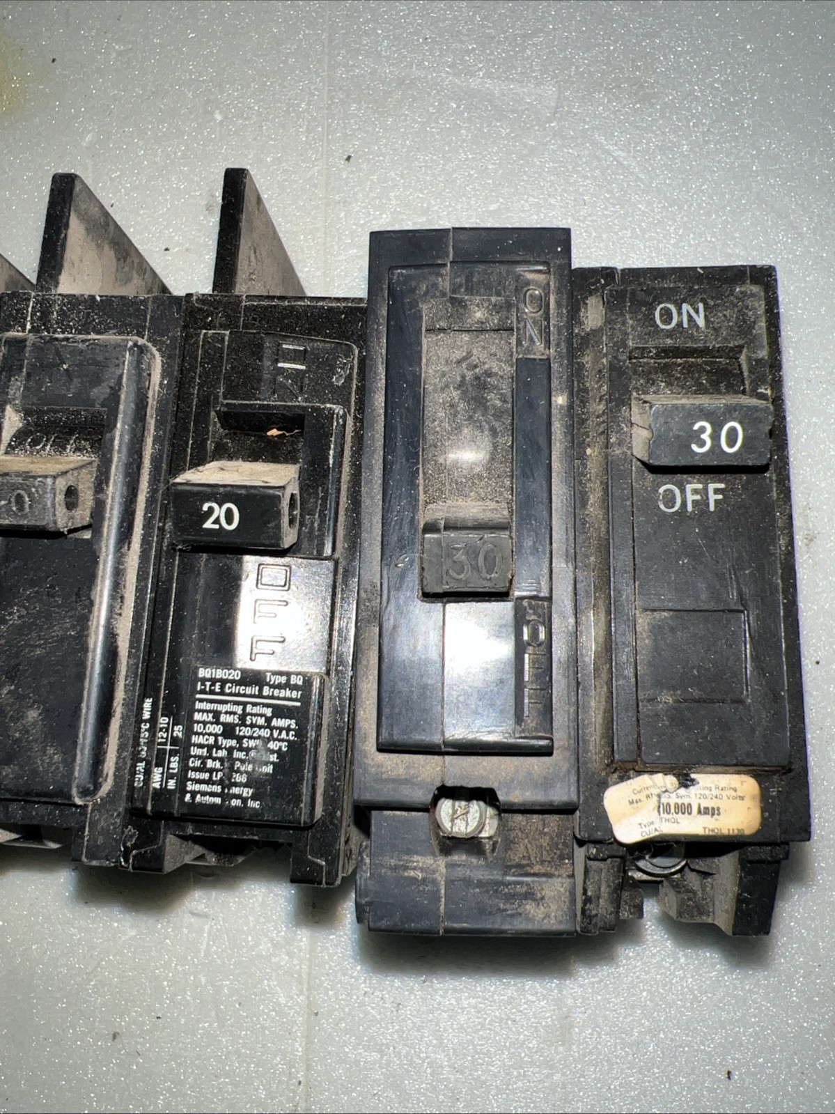 Lot Of 44 Circuit Breakers assorted Single Double 3 Pole 20 30 -100Amp Lot 125