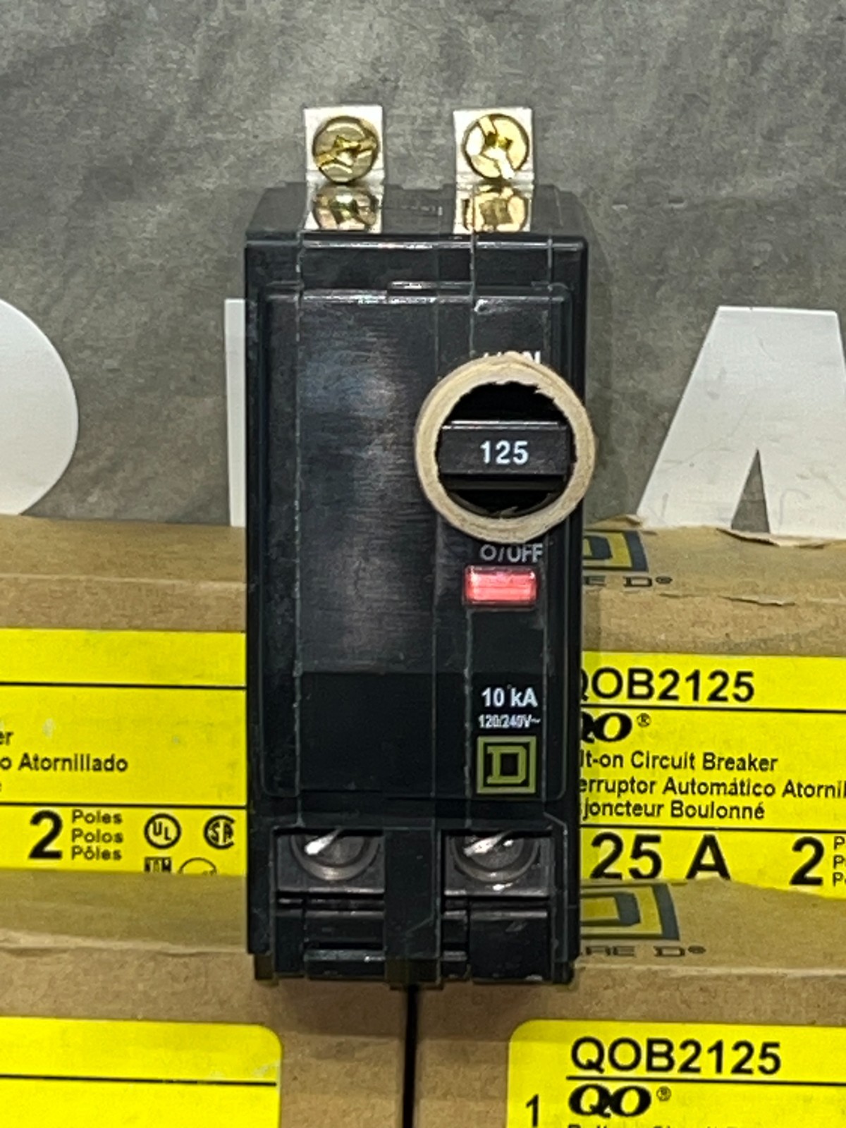 Square D QOB2125, 2 Pole, 125 Amp, 120/240v (New)