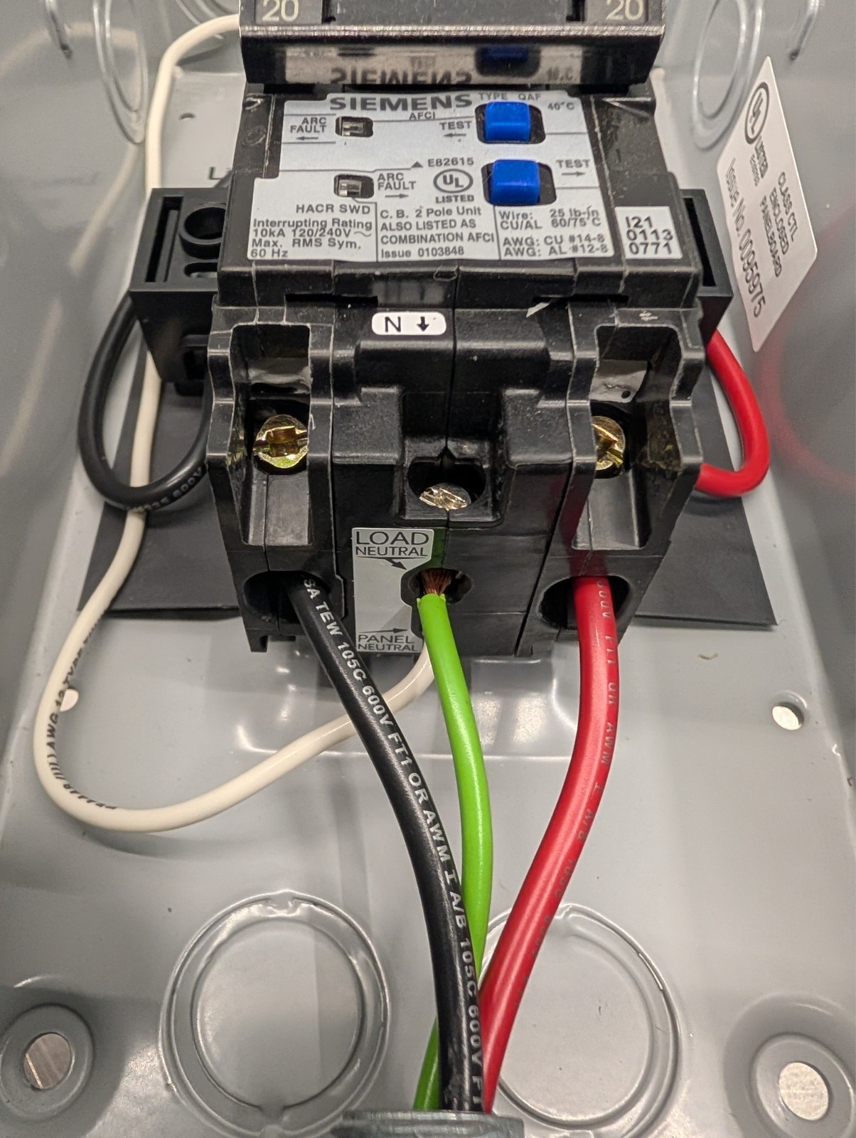 Siemens E0204ML1060SU 20A GFCI AFCI Q220AFC Indoor Load Center L16-30 Plug