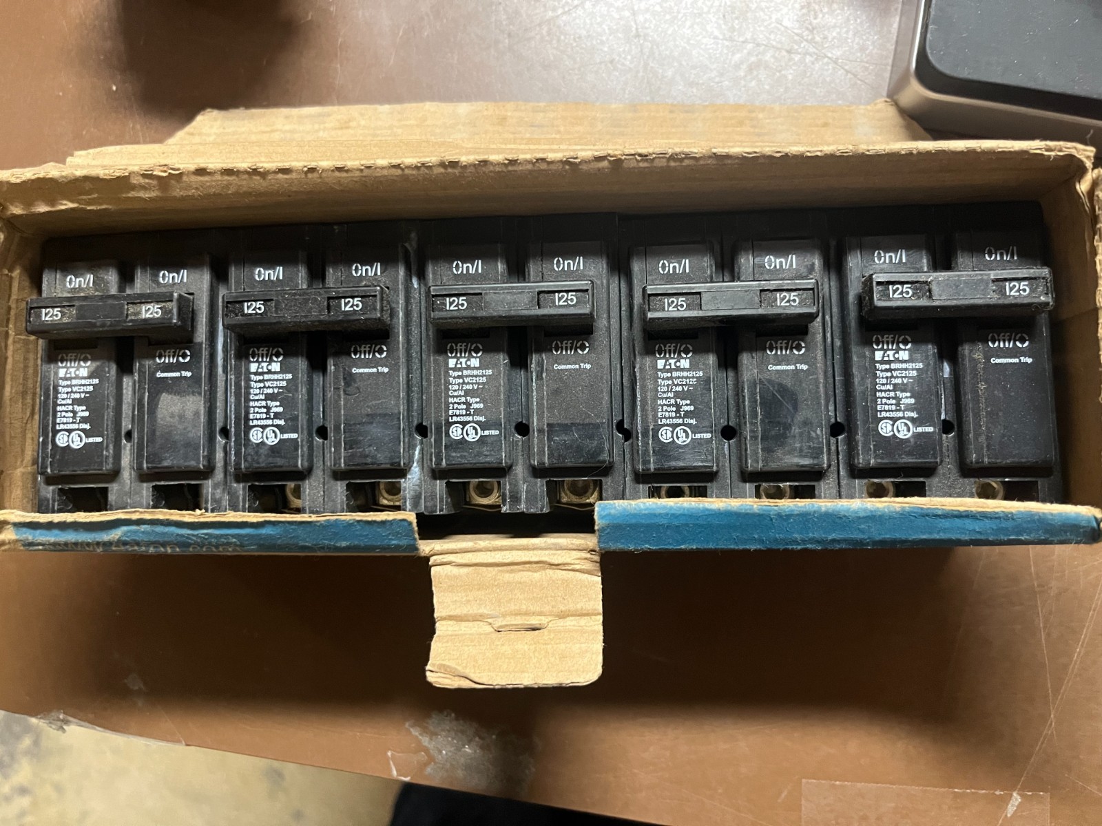 1 x Eaton BRHH2125 Plug On Circuit Breakers 125A 2P 120/240V BRHH 125 Amp