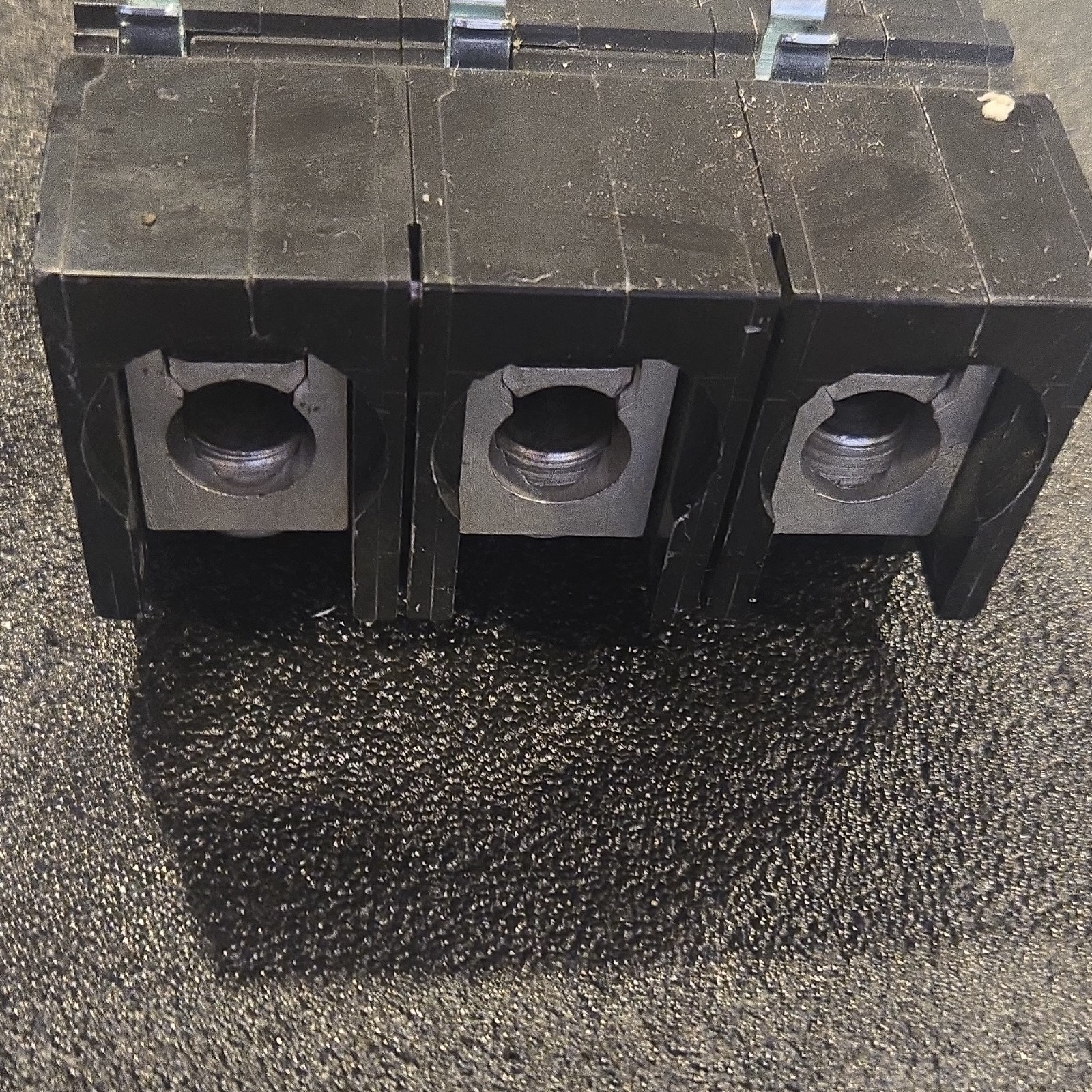 Square D QOB3125VH Main Circuit Breaker 125A 3-Pole Bolt-On 240V Branch