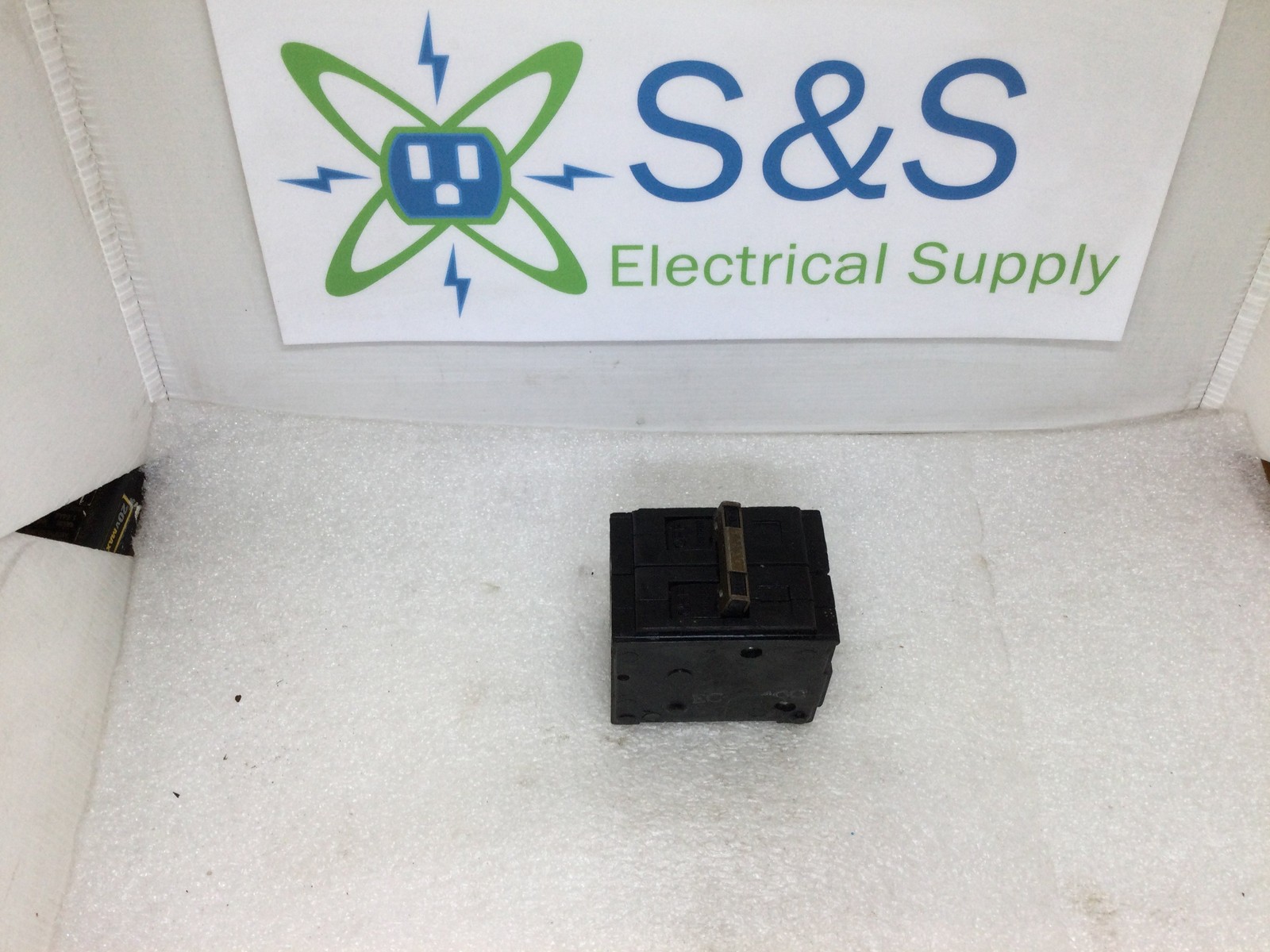 General Electric TQL2120 20 Amp 2 Pole 120/240V Type TQL Breaker – Cosmetic Flaw