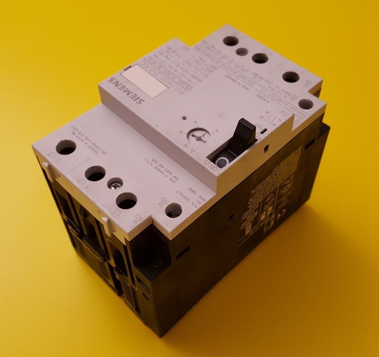 Siemens Circuit Breaker 3VU1600-2MM00 10-16A 3 Pole 600 V Aux. Contacts 2NO