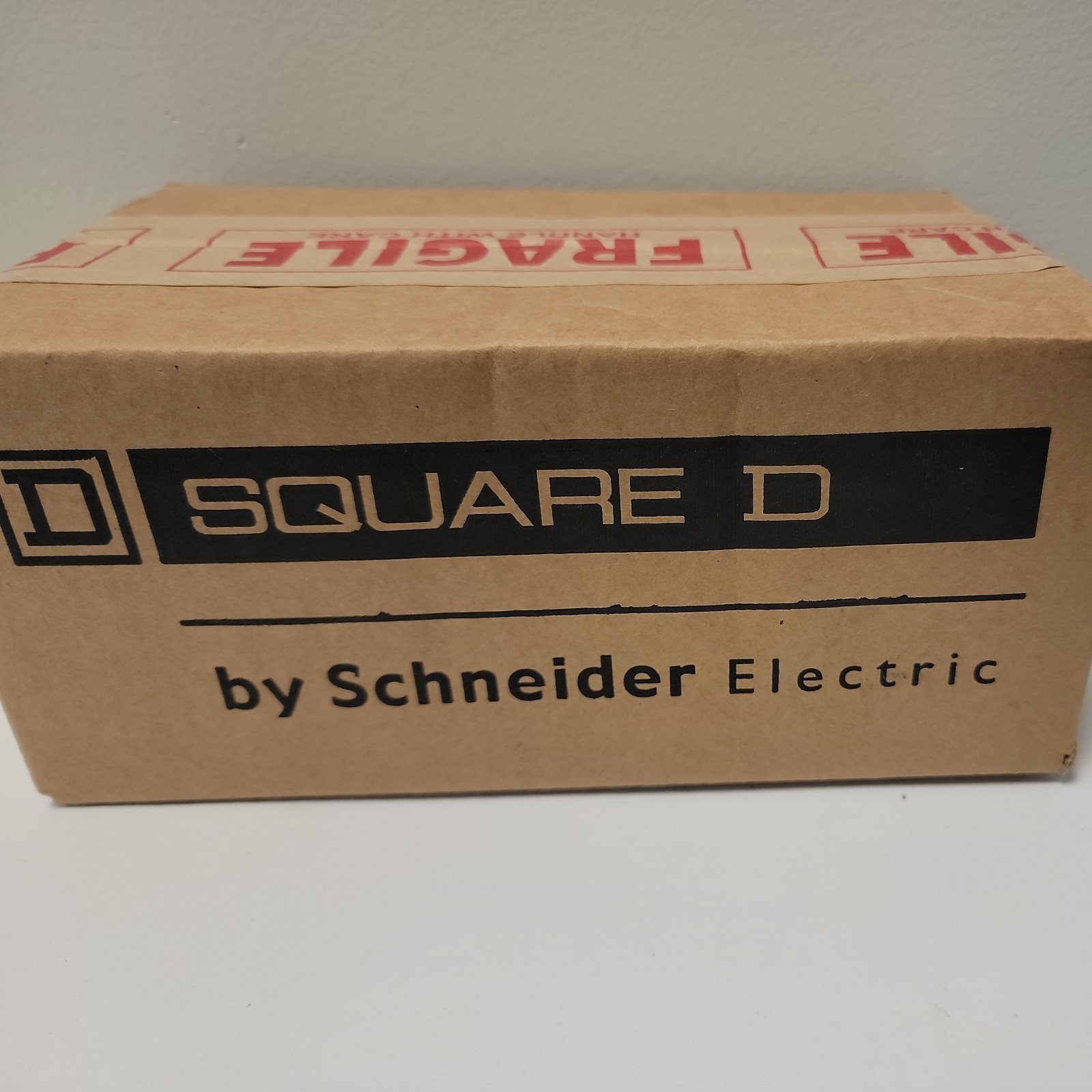 EGB34100 Square D 100 Amp 480V 3 Pole Bolt On Circuit Breaker New In Box