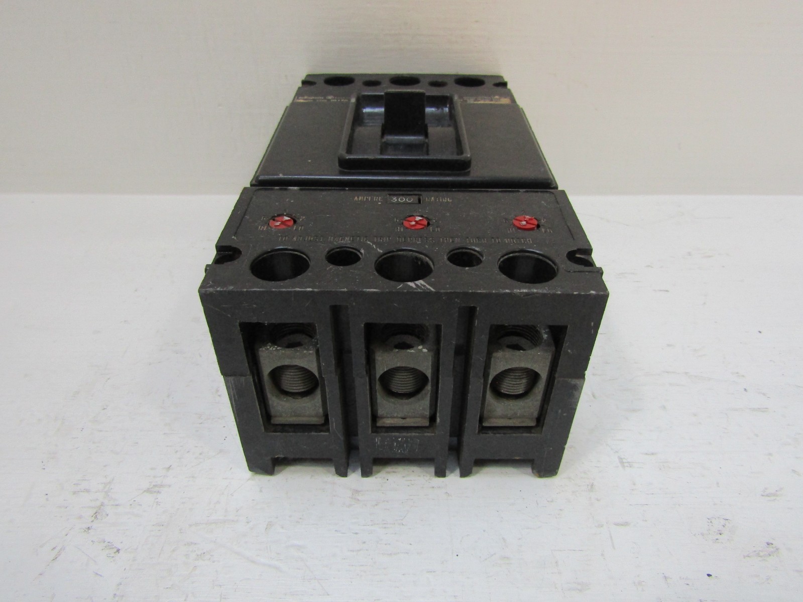 Westinghouse LB3400F 300 Amp 600V 3-Pole Breaker 300A Trip Unit 3P Cutler Hammer