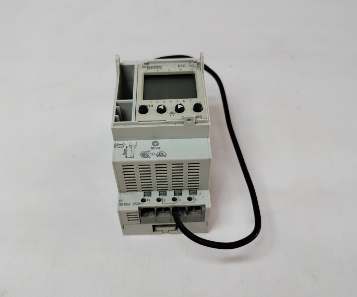 Schneider CCT15450 Merlin Gerin 14 157 2602 Circuit Breaker Made in Germany