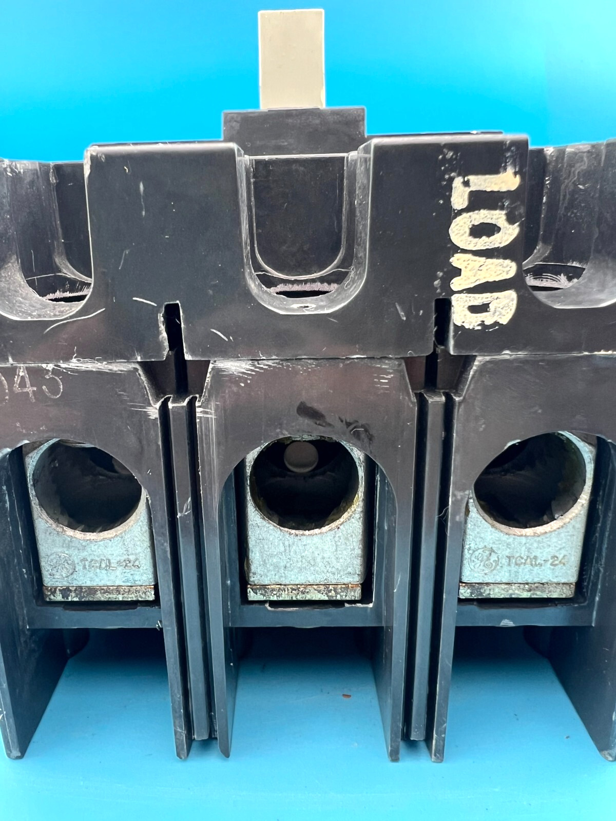 GE TFK236F000 Circuit Breaker 200 Amp 3 Pole General Electric 600V 225A Max