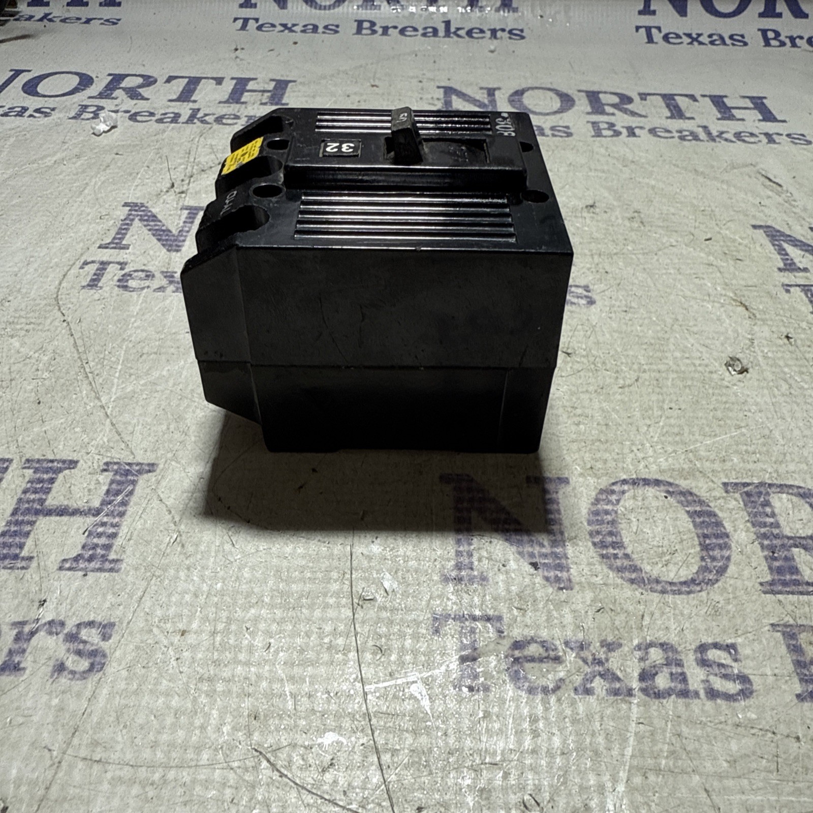 GE TQL Plug in Circuit Breaker TQL32050 50 amp 3 pole 240 volt