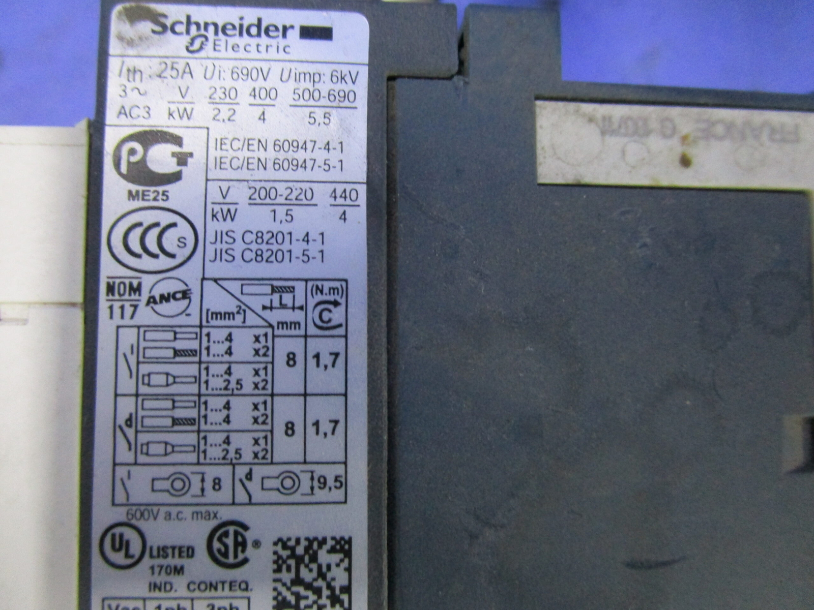 NEW MOELLER CIRCUIT BREAKER FAZ-D10/3-RT 10A 480Y/277V 3P W/SCHNEIDER ELECTRIC C