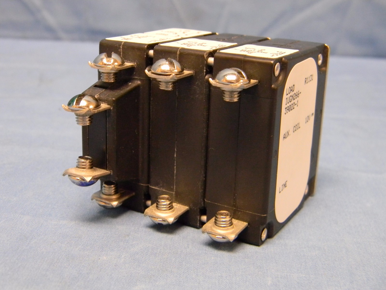 NEW Airpax IUGN266-39022-1 Magnetic Hydraulic Circuit Breaker 240VAC 3-Pole