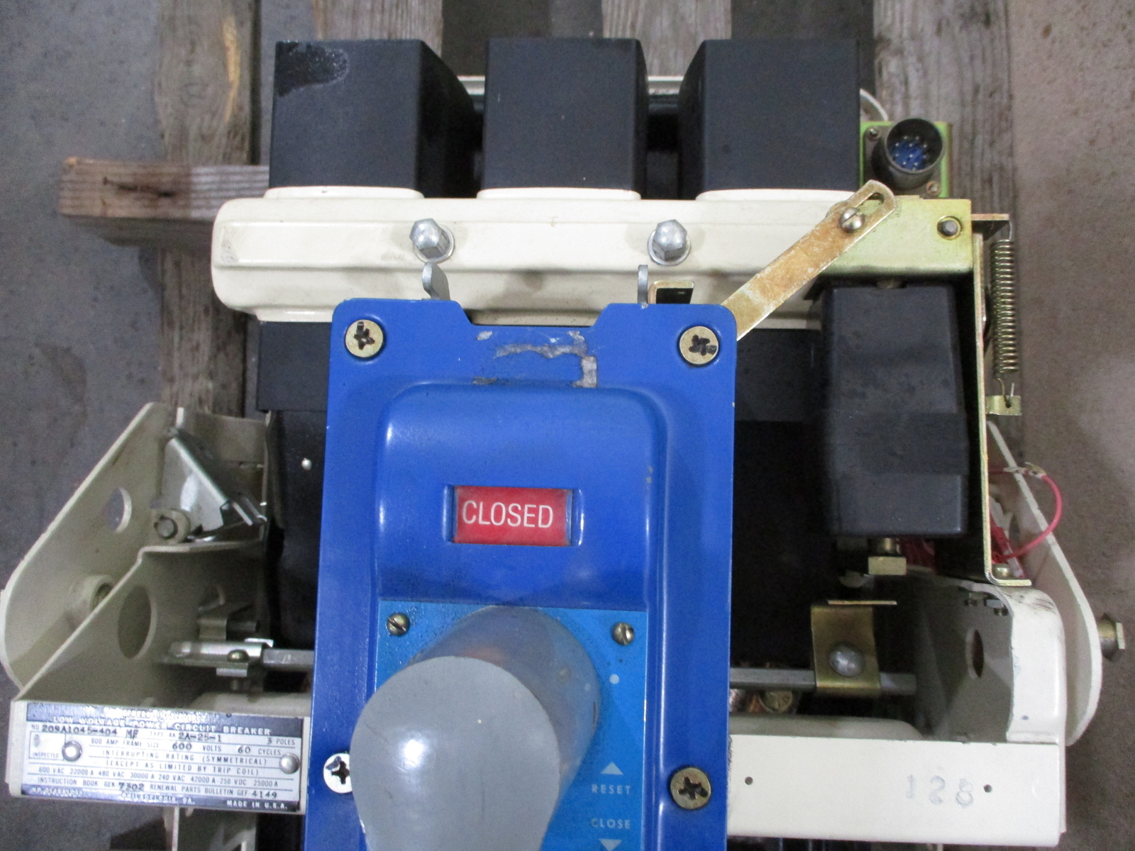 GENERAL ELECTRIC 209A1045-404MF TYPE AK2A-25-1 LOW VOLTAGE POWER CIRCUIT BREAKER