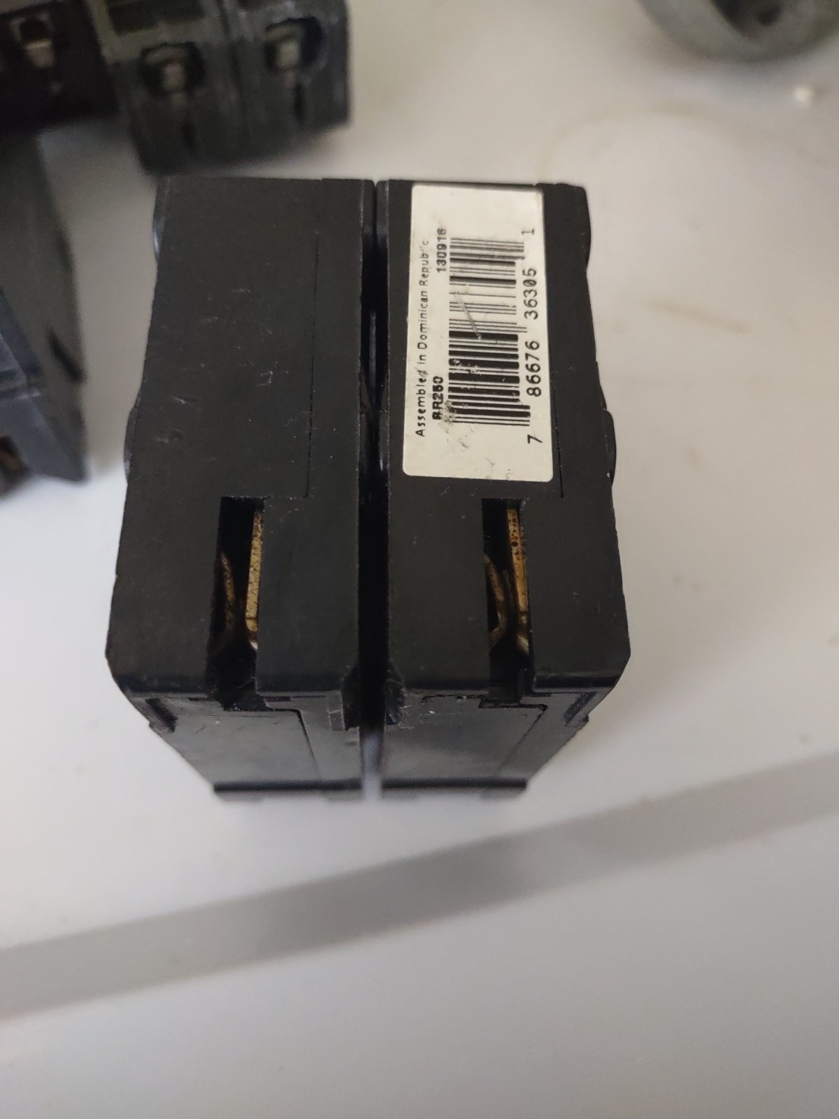 (LOT OF 5) 3 THQL230 GE 2 POLE 30 AMP,, 1 Eaton BR250, 1 THQL2160 CIRCUIT BRKR.