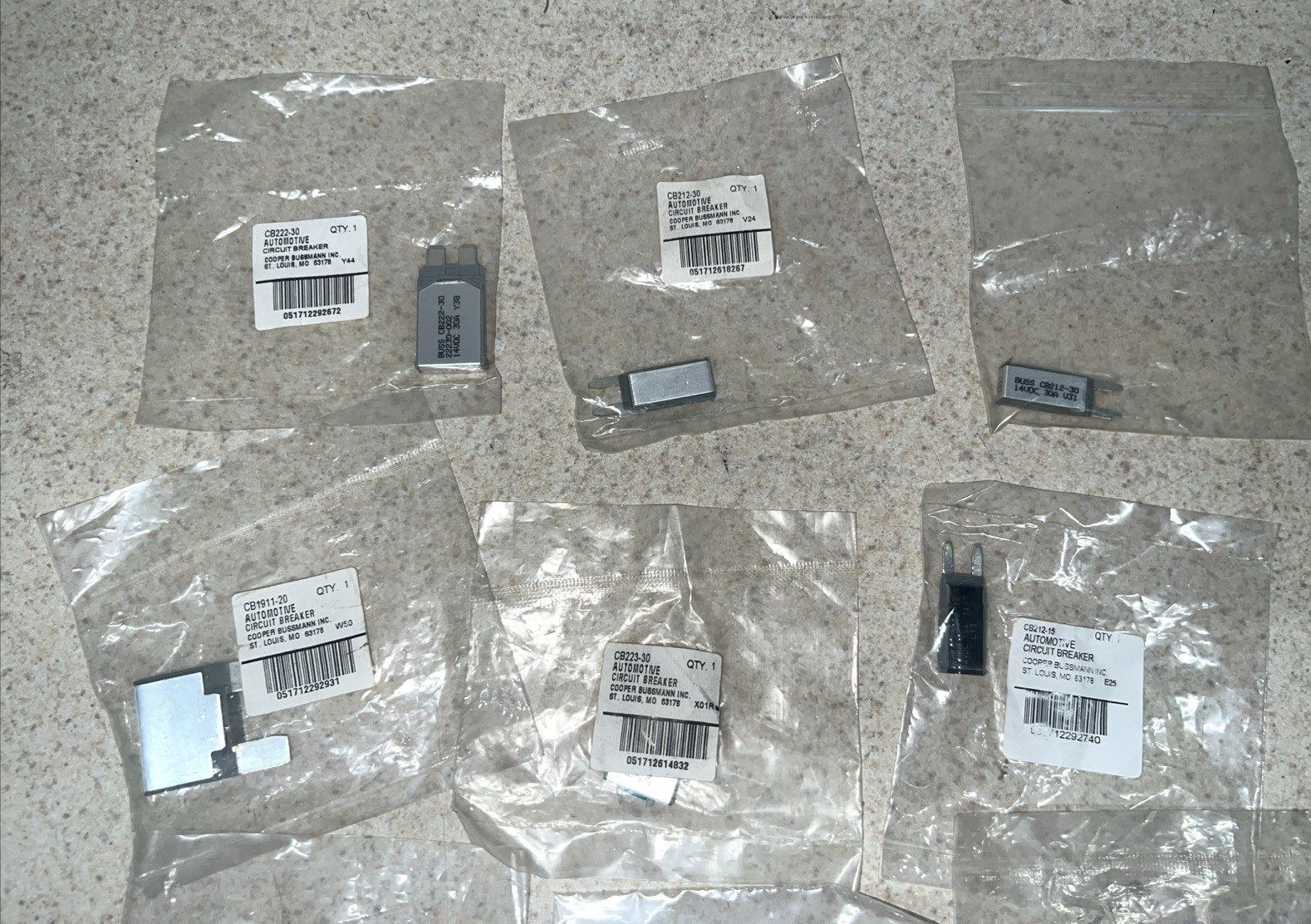 Lot of 12 Automotive Circuit Breakers NIP Free Shipping