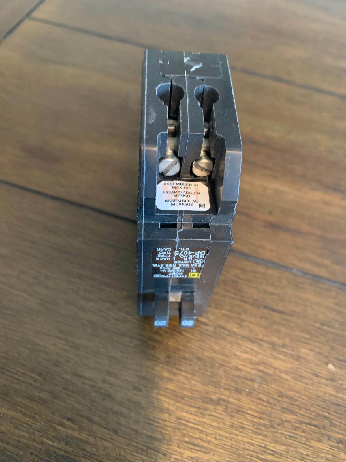 HOMT2020 Square D Homeline 20 amp Twin 20/20 1 Pole Tandem Circuit Breaker
