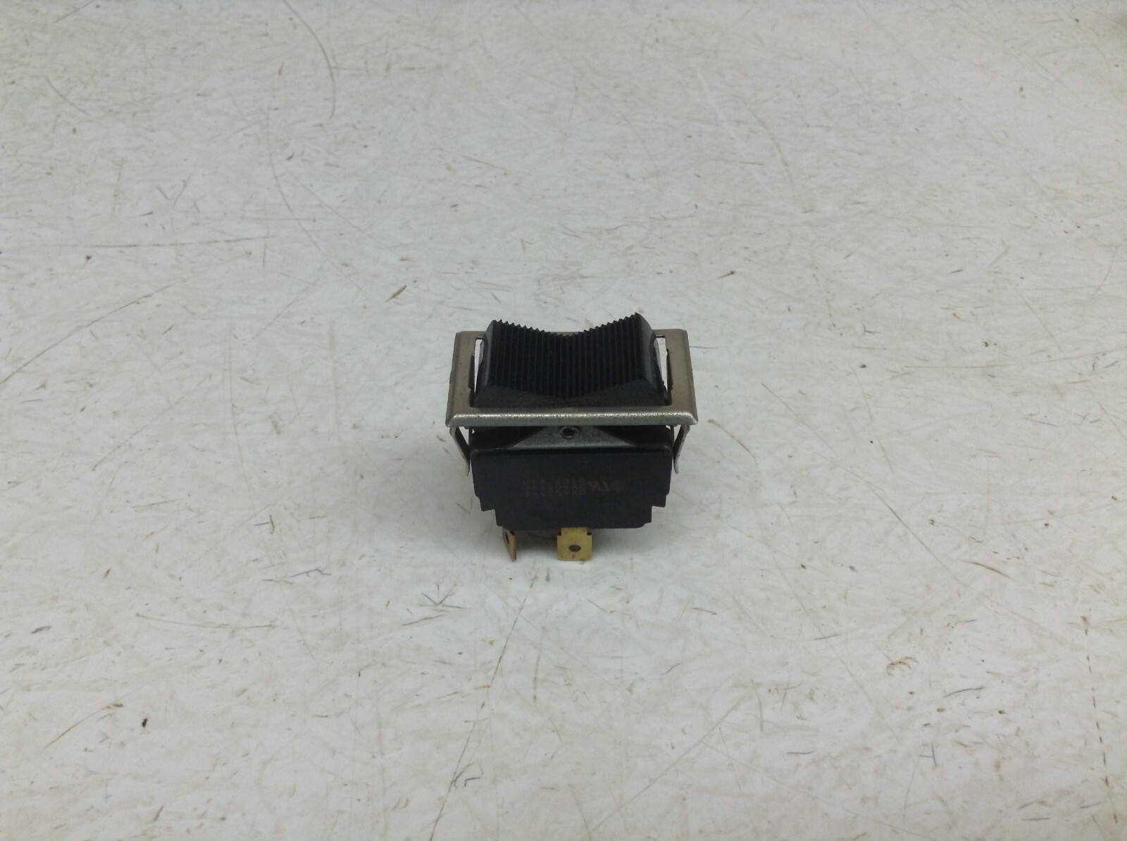 USA 9318 Toggle Rocker Switch 6 A 125 V 3 Amp 250 VAC (OK)