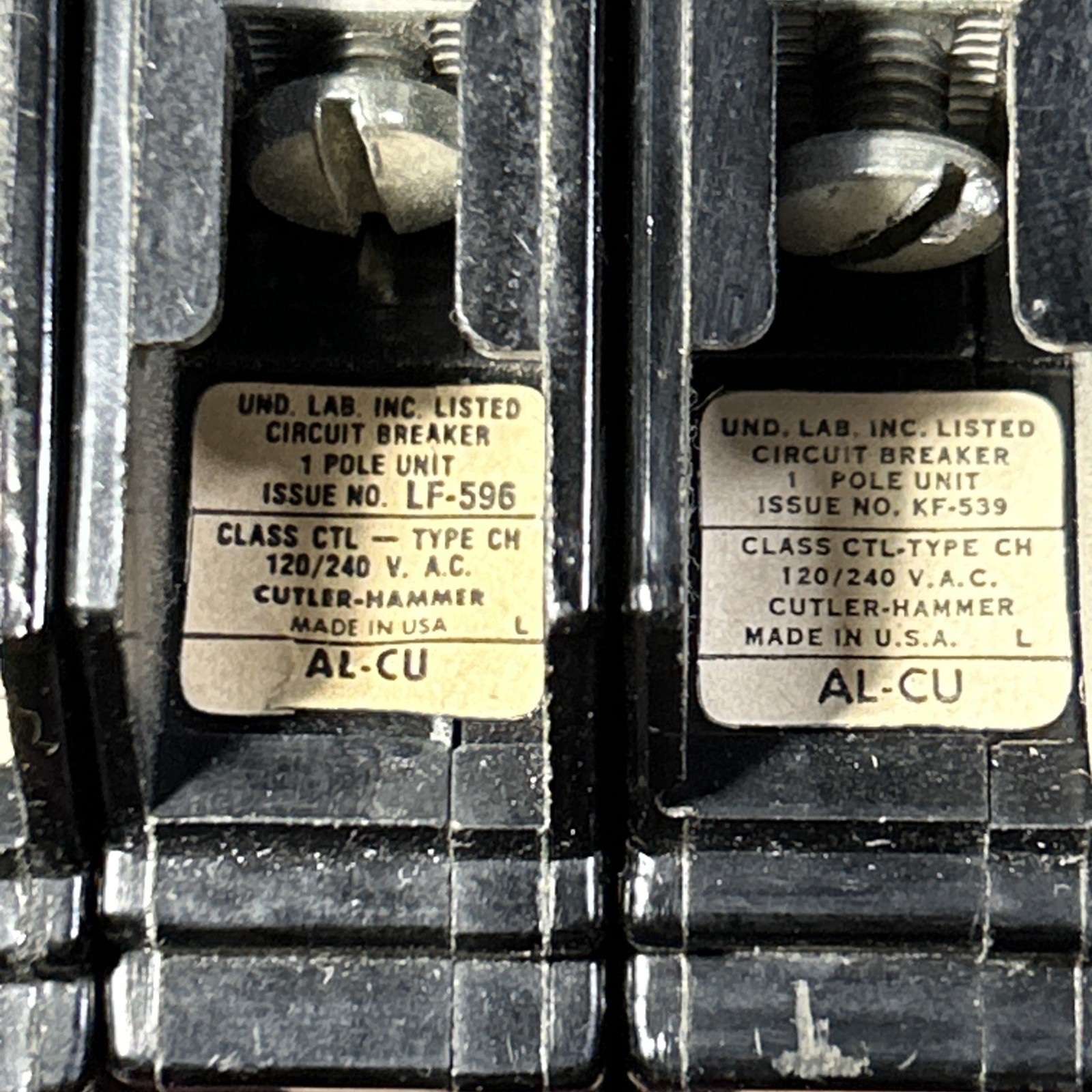Cutler-Hammer Type CH 1-pole circuit breakers 2-15 A/2-20 A/1-30 A KH-227 Vintag