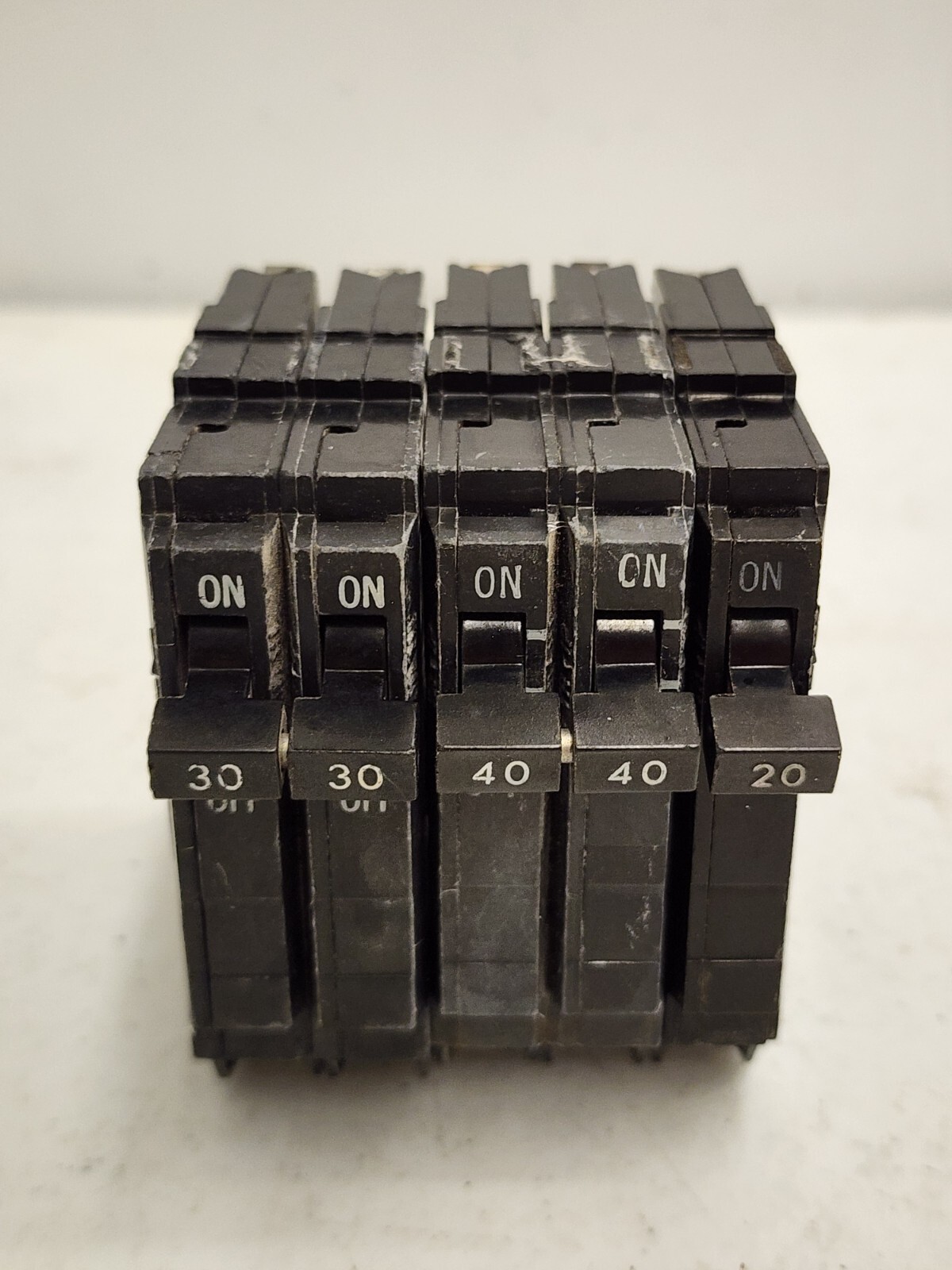 Lot Of 8 VARIETY Used Circuit Breakers GE EATON 20,30,40 & 50