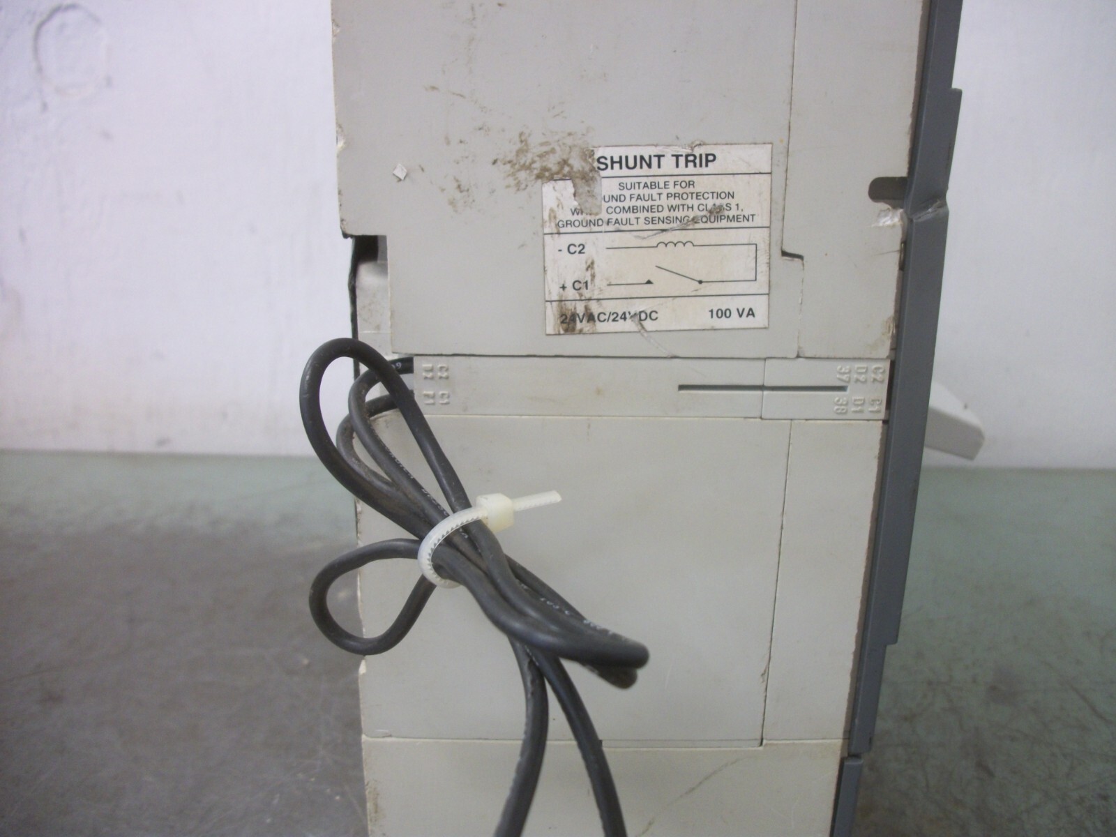ABB SACE S6 S6N CIRCUIT BREAKER AA00494504 600AMP 600VOLT 3POLE W/SHUNT&AUX