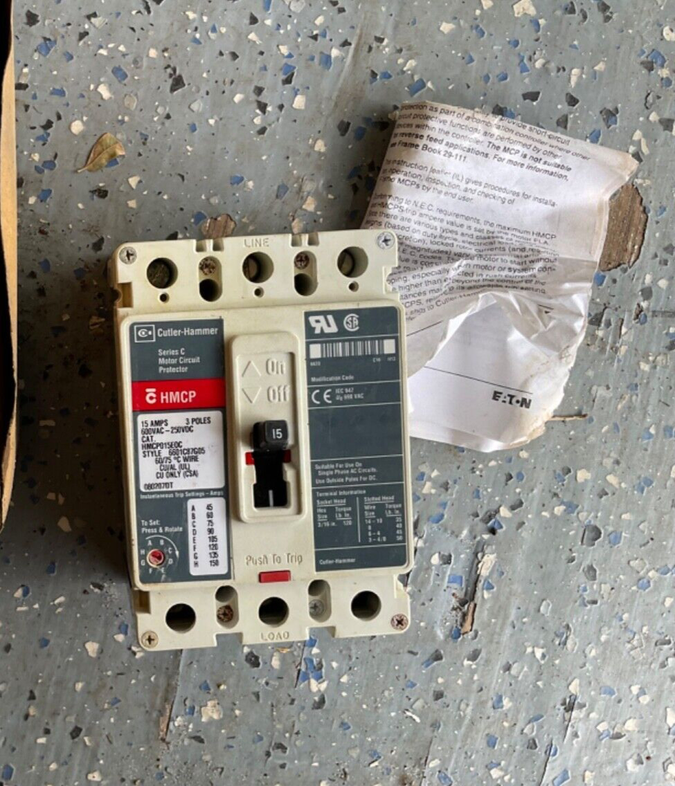 EATON Cutler-Hammer HMCP015EOC 15 Amp 3 Pole Molded Case Circuit Breaker