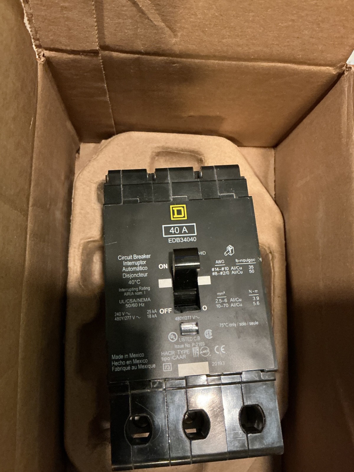 EDB34040 – Square D Bolt-on 480Y/277 VACV 40A 3 pole circuit breaker 18kA@480V