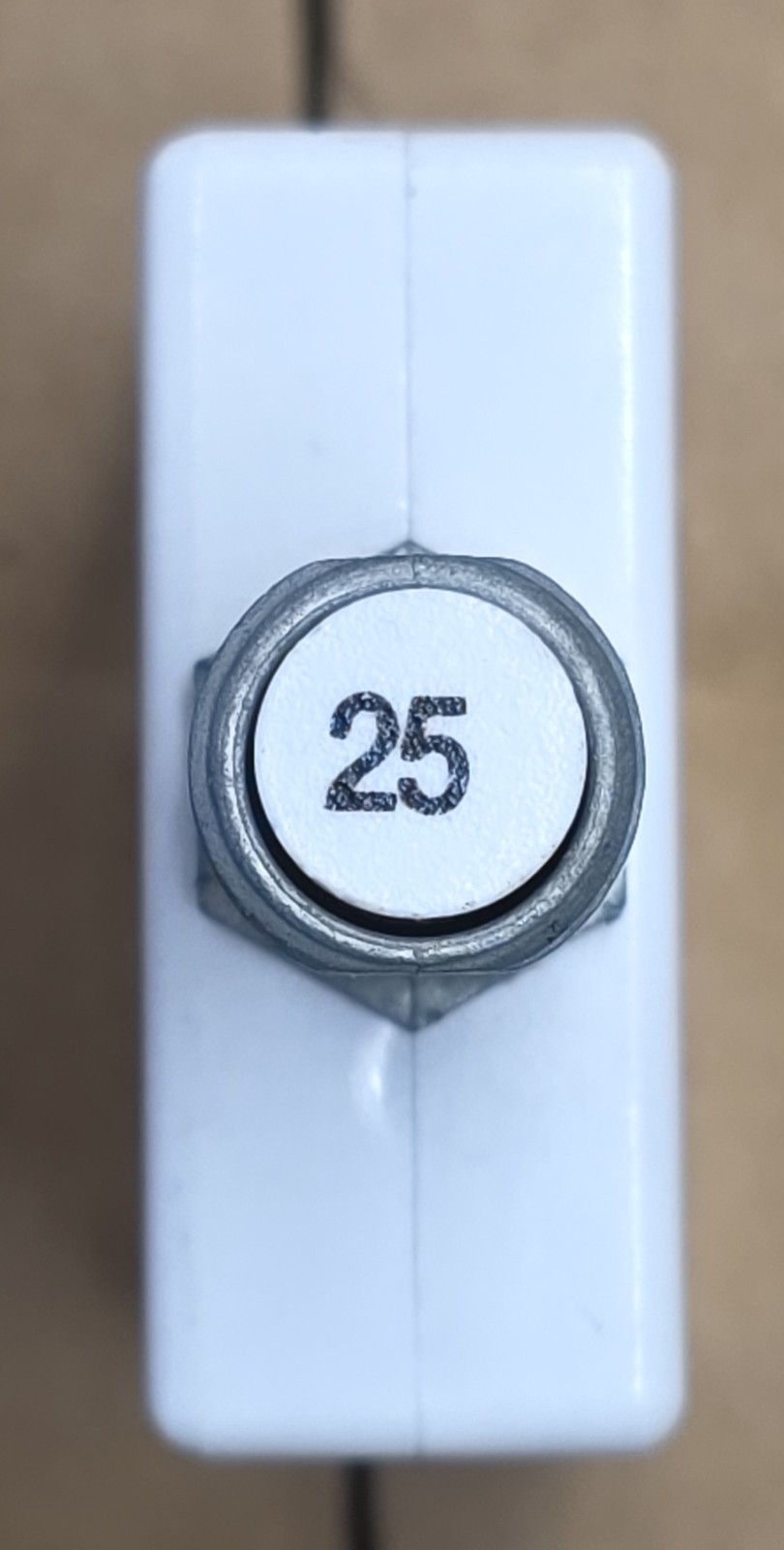 BUSSMANN WHITE 25A Circuit Breaker Manual Button Reset 250VAC/50VDC Panel Switch