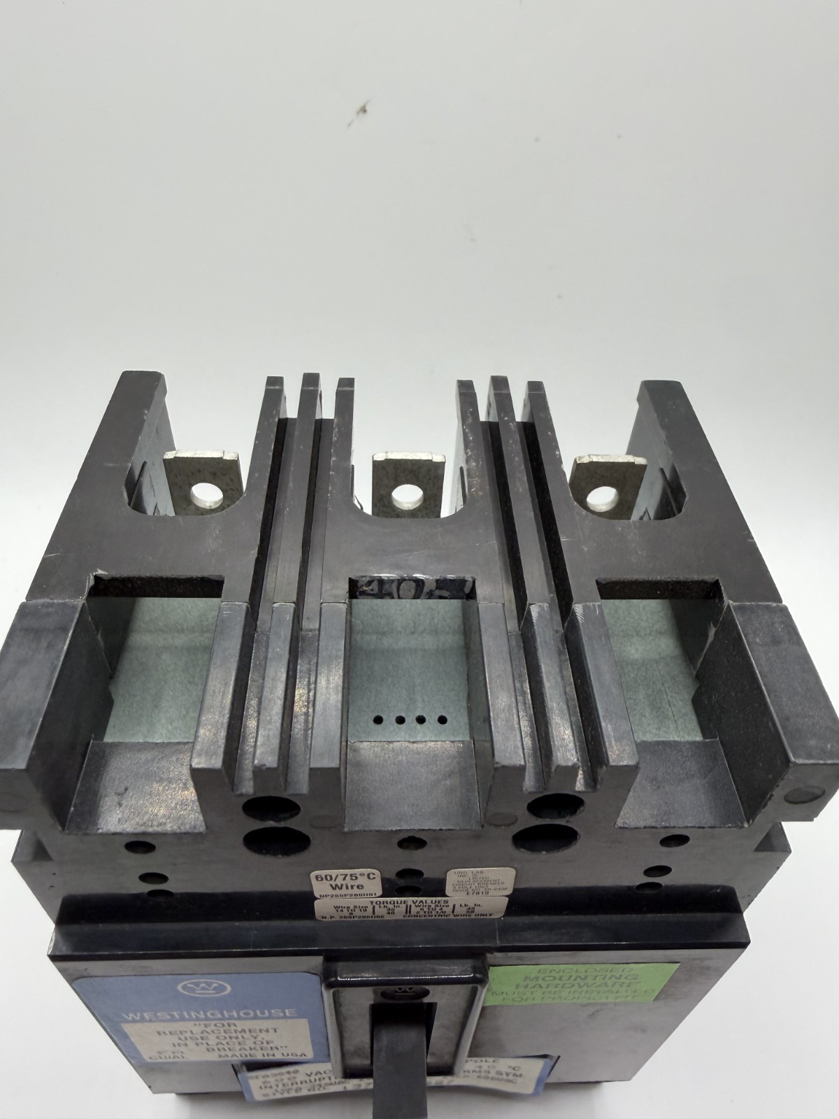 Westinghouse RFA3040 40A 600V 3P Circuit Breaker w/ Mounting Hardware – wrnty