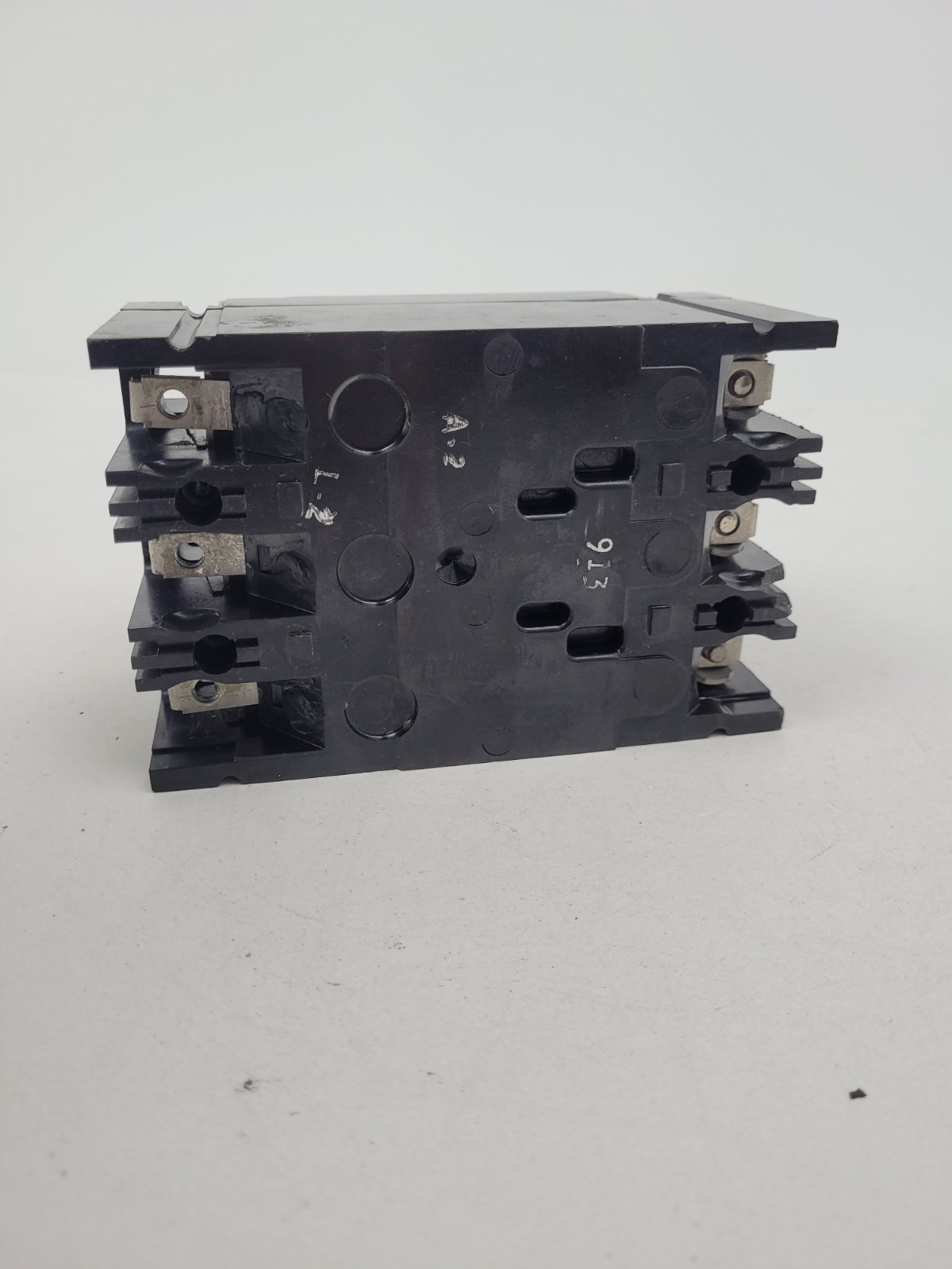 TED136020 GE 20 Amp 200 Volt Circuit Breaker – Next Day Option – Flaw